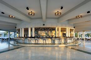 The Signature Level At Grand Palladium Lady Hamilton Resort & Spa