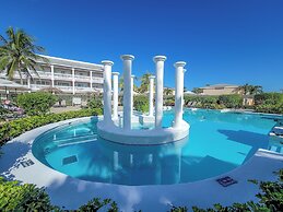 The Signature Level At Grand Palladium Lady Hamilton Resort & Spa