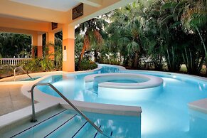 The Signature Level At Grand Palladium Lady Hamilton Resort & Spa