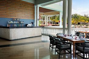 The Signature Level At Grand Palladium Lady Hamilton Resort & Spa