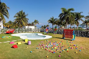 The Signature Level At Grand Palladium Lady Hamilton Resort & Spa