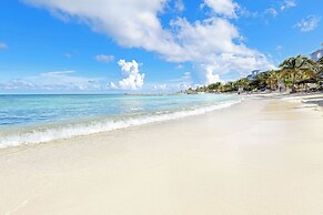 The Signature Level At Grand Palladium Lady Hamilton Resort & Spa