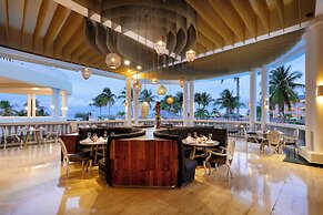 The Signature Level At Grand Palladium Lady Hamilton Resort & Spa