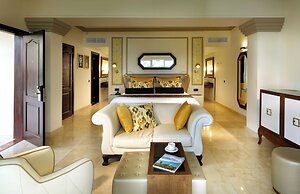 The Signature Level At Grand Palladium Lady Hamilton Resort & Spa