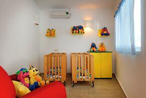 The Signature Level At Grand Palladium Lady Hamilton Resort & Spa