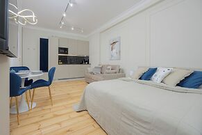 Elegant Studio for 4 by Renters
