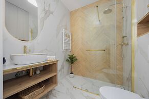 Elegant Studio for 4 by Renters