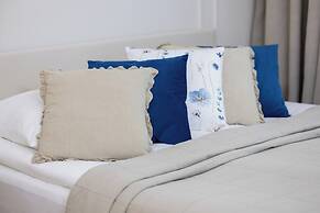 Elegant Studio for 4 by Renters