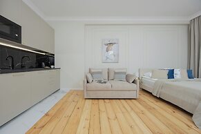 Elegant Studio for 4 by Renters