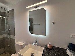 Christiano Apartments