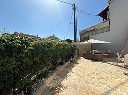 Christiano Apartments