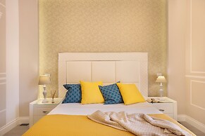 YourHome - Royal Blue Suite