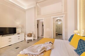 YourHome - Royal Blue Suite