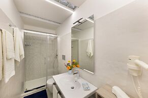 YourHome - Royal Blue Suite