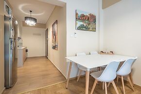 Stylish City Apartment by Cloudkeys