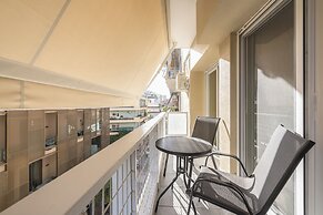 Stylish City Apartment by Cloudkeys