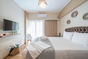 Stylish City Apartment by Cloudkeys