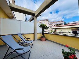 YourHome - Blu Jade House