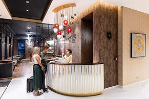 Three Corners Avenue Hotel