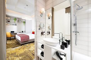 Three Corners Avenue Hotel