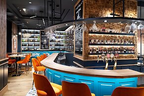 Three Corners Avenue Hotel