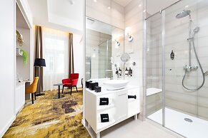 Three Corners Avenue Hotel