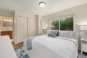 Sherwood Cottage - Steps From Old Town & River