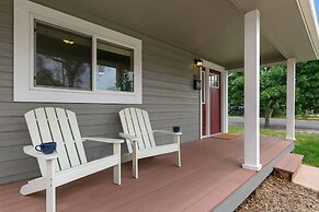 Sherwood Cottage - Steps From Old Town & River