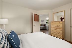 Sherwood Cottage - Steps From Old Town & River