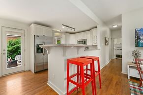 Sherwood Cottage - Steps From Old Town & River