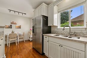 Sherwood Cottage - Steps From Old Town & River