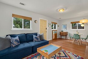 Old Town Retreat w/ Vintage Flair Near Csu, Bikes!