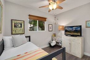 Old Town Retreat w/ Vintage Flair Near Csu, Bikes!