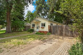 Old Town Retreat w/ Vintage Flair Near Csu, Bikes!