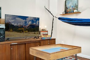 Old Town Retreat w/ Vintage Flair Near Csu, Bikes!