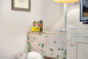 Old Town Retreat w/ Vintage Flair Near Csu, Bikes!