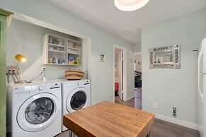 Old Town Retreat w/ Vintage Flair Near Csu, Bikes!