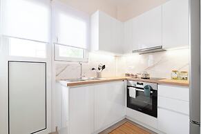 Edem Beach Apartment by Alimos Marina