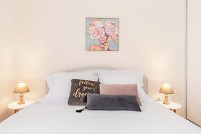 Edem Beach Apartment by Alimos Marina