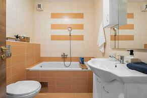 Apartment Maya by Litto.