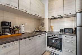 Apartment Maya by Litto.