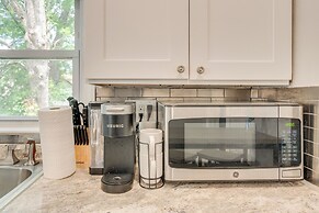 Hackensack Escape w/ Yard - 17 Mi to Times Square!