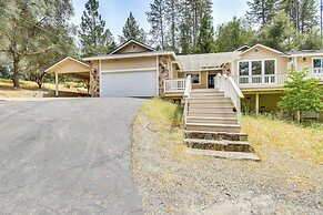 Serene Groveland House w/ Fire Pit + Lake Access!