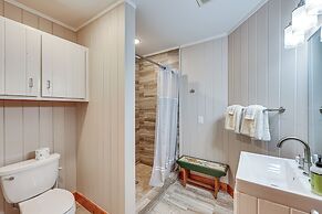 Walk to Oaklawn Racetrack: Hot Springs Getaway!