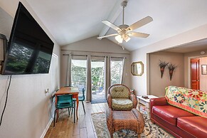 Walk to Oaklawn Racetrack: Hot Springs Getaway!