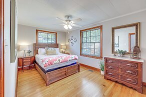 Walk to Oaklawn Racetrack: Hot Springs Getaway!