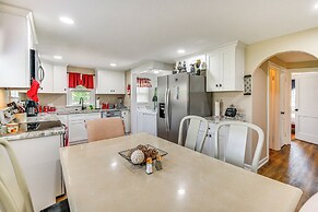 Modern Cape Charles Home: 1 Mi to Kiptopeke Beach!