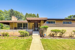 Monroeville Vacation Rental ~ 3 Mi to Boyce Park!