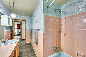 Monroeville Vacation Rental ~ 3 Mi to Boyce Park!