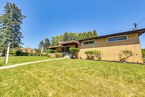 Monroeville Vacation Rental ~ 3 Mi to Boyce Park!